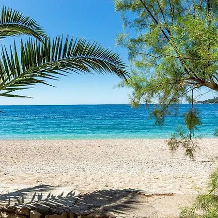 Potam'sea Bliss 36- Front, Sun Beds & Parking Himare