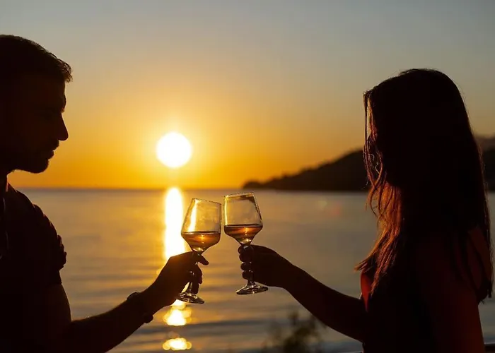 Potam'sea Bliss 36- Front, Sun Beds & Parking *