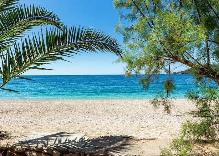 Potam'sea Bliss 36- Front, Sun Beds & Parking Himare
